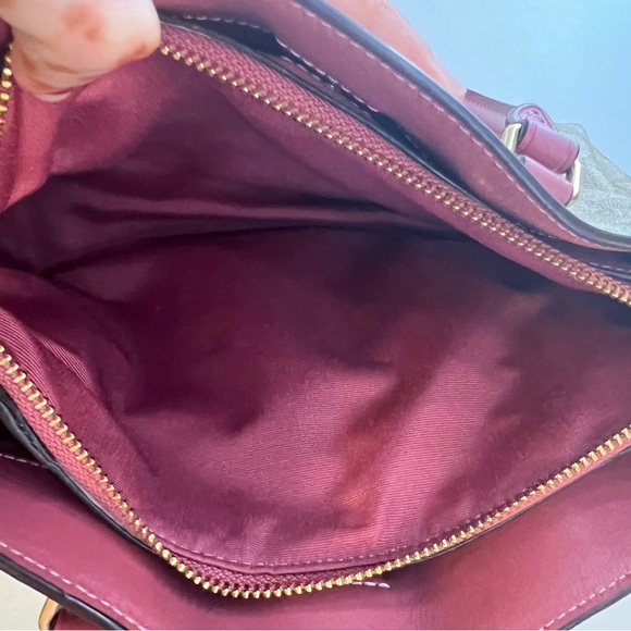 Coach pink bag monogram with hot pink accents. MINT CONDITION Perfect small size - Picture 4 of 6